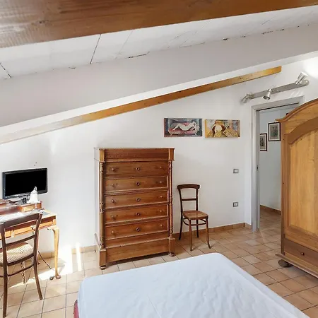 La Gatta Nel Borgo Apartment *