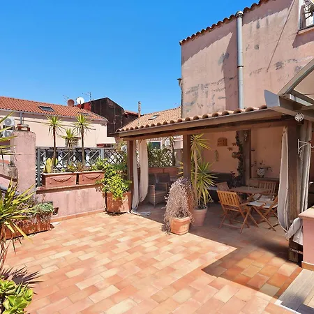 Apartment La Gatta Nel Borgo *